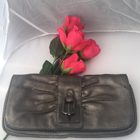 Michael Michael Kors Clutch Bag B 1006 - Picture 1 of 8